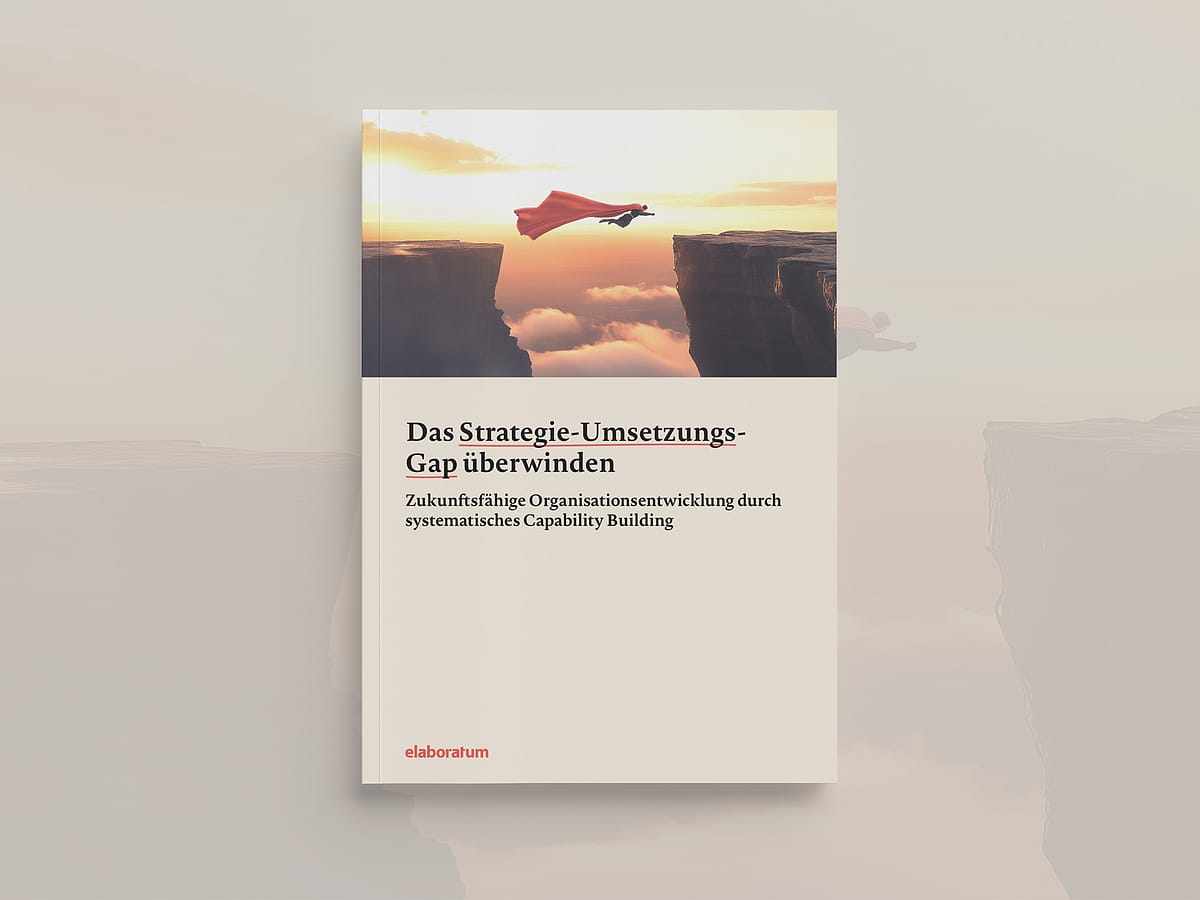 Cover des Whitepapers "Das Strategie-Umsetzungs-Gap überwinden"